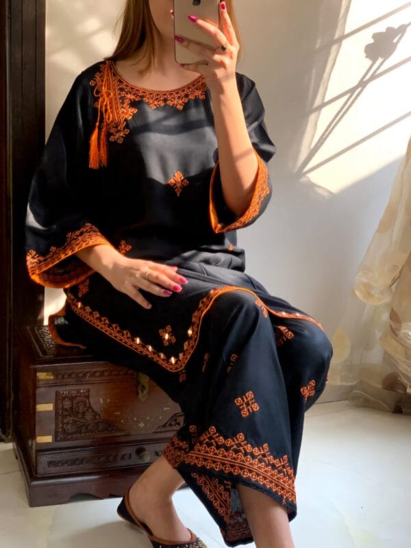 Two-Piece Women's Stitched Suits – Elegant Designs & Colors - Image 9