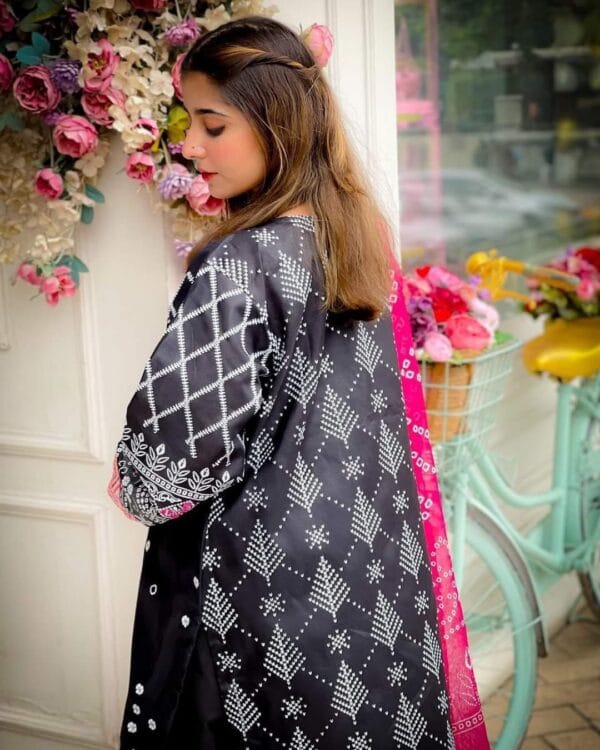 3 Pcs Women's Stitched Katan Silk Printed Suit – Red & Black - Image 3