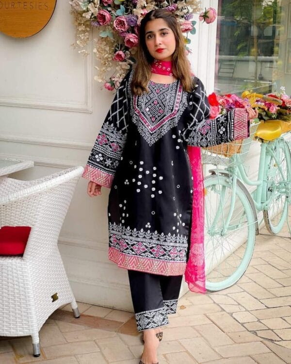 3 Pcs Women's Stitched Katan Silk Printed Suit – Red & Black